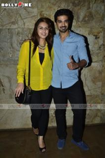 Huma Qureshi feet photo thumbnail
