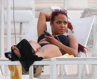 Christina Milian feet photo thumbnail