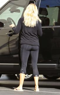 Reese Witherspoon feet photo thumbnail