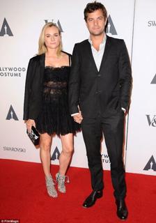 Diane Kruger feet photo thumbnail