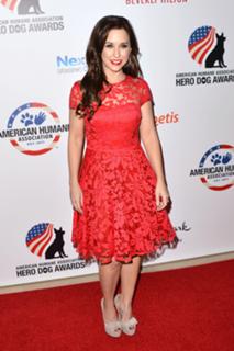 Lacey Chabert feet photo thumbnail