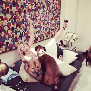 Chelsea Handler feet photo thumbnail
