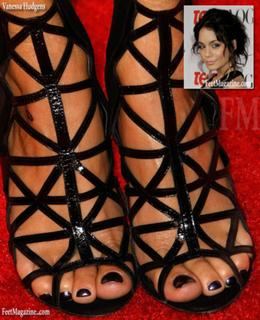 Vanessa Hudgens feet photo thumbnail