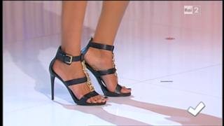 Caterina Balivo feet photo thumbnail