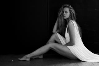 Petra Nemcova feet photo thumbnail