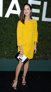 Abigail Spencer feet photo thumbnail