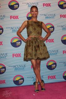 Zoe Saldana feet photo thumbnail