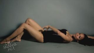 Zoe Saldana feet photo thumbnail