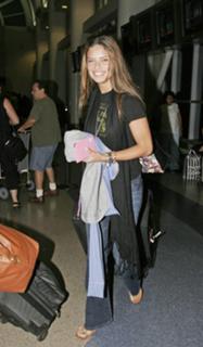 Adriana Lima feet photo thumbnail