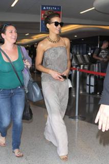 Kate Beckinsale feet photo thumbnail
