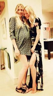 Gwyneth Paltrow feet photo thumbnail