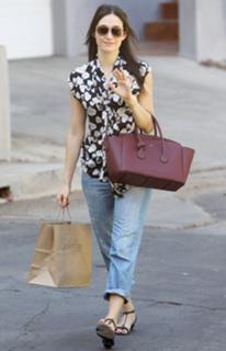 Emmy Rossum feet photo thumbnail