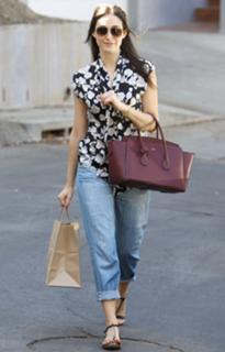 Emmy Rossum feet photo thumbnail