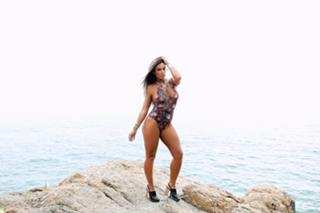Nicole Bahls feet photo thumbnail