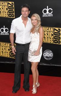 Julianne Hough feet photo thumbnail