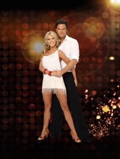 Julianne Hough feet photo thumbnail