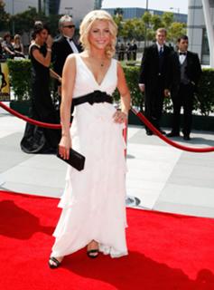 Julianne Hough feet photo thumbnail