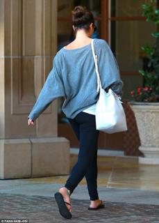Lea Michele feet photo thumbnail