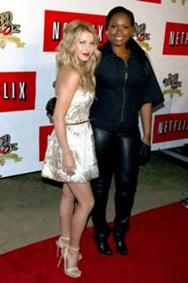 Julianne Hough feet photo thumbnail