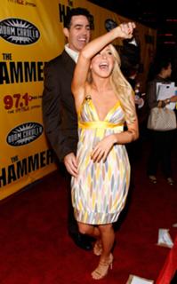 Julianne Hough feet photo thumbnail