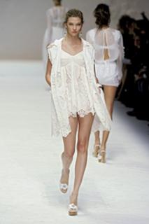 Karlie Kloss feet photo thumbnail