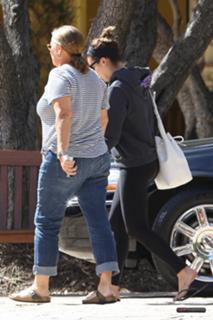 Lea Michele feet photo thumbnail