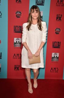 Amanda Peet feet photo thumbnail