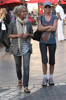 Julianne Hough feet photo thumbnail