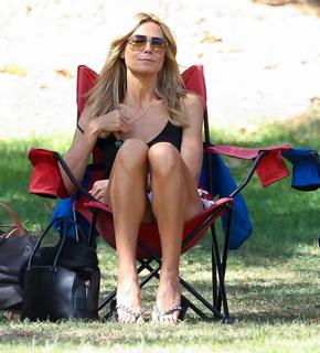 Heidi Klum feet photo thumbnail