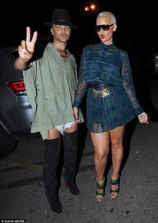 Amber Rose feet photo thumbnail