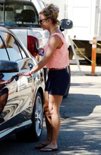 Britney Spears feet photo thumbnail