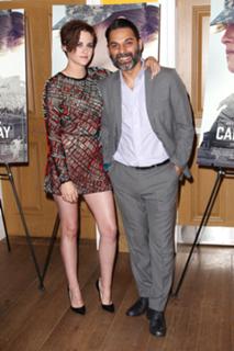 Kristen Stewart feet photo thumbnail