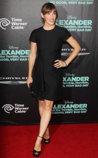 Jennifer Garner feet photo thumbnail