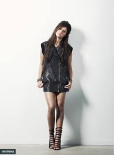 Ashley Tisdale feet photo thumbnail
