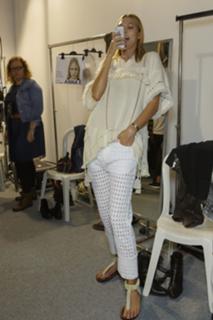 Karlie Kloss feet photo thumbnail