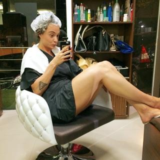 Juliana Salimeni feet photo thumbnail