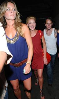 Katherine Heigl feet photo thumbnail