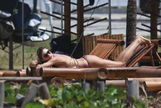 Grazi Massafera feet photo thumbnail