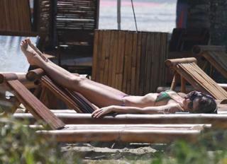 Grazi Massafera feet photo thumbnail
