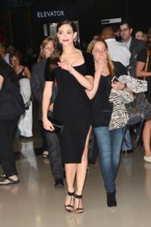 Emmy Rossum feet photo thumbnail