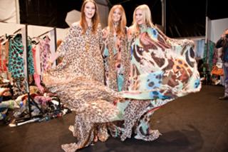 Karlie Kloss feet photo thumbnail