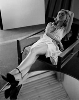 Naomi Watts feet photo thumbnail