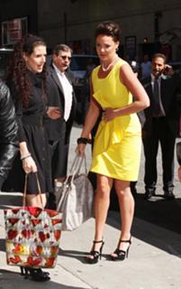 Katherine Heigl feet photo thumbnail