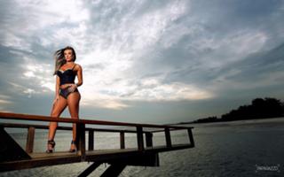 Nicole Bahls feet photo thumbnail