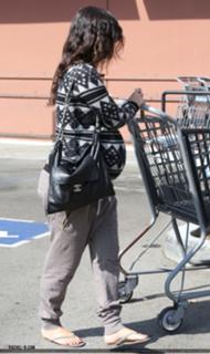 Rachel Bilson feet photo thumbnail
