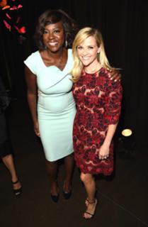 Reese Witherspoon feet photo thumbnail