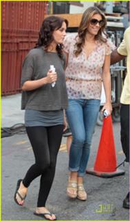 Leighton Meester feet photo thumbnail
