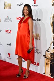 Zoe Saldana feet photo thumbnail