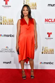 Zoe Saldana feet photo thumbnail