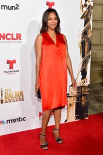 Zoe Saldana feet photo thumbnail